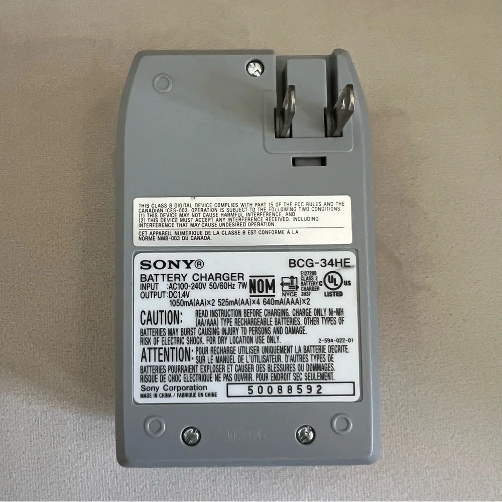 Sony Sony Cycle Energy BCG-34HC Battery Charger AA or AAA universal Power Plug